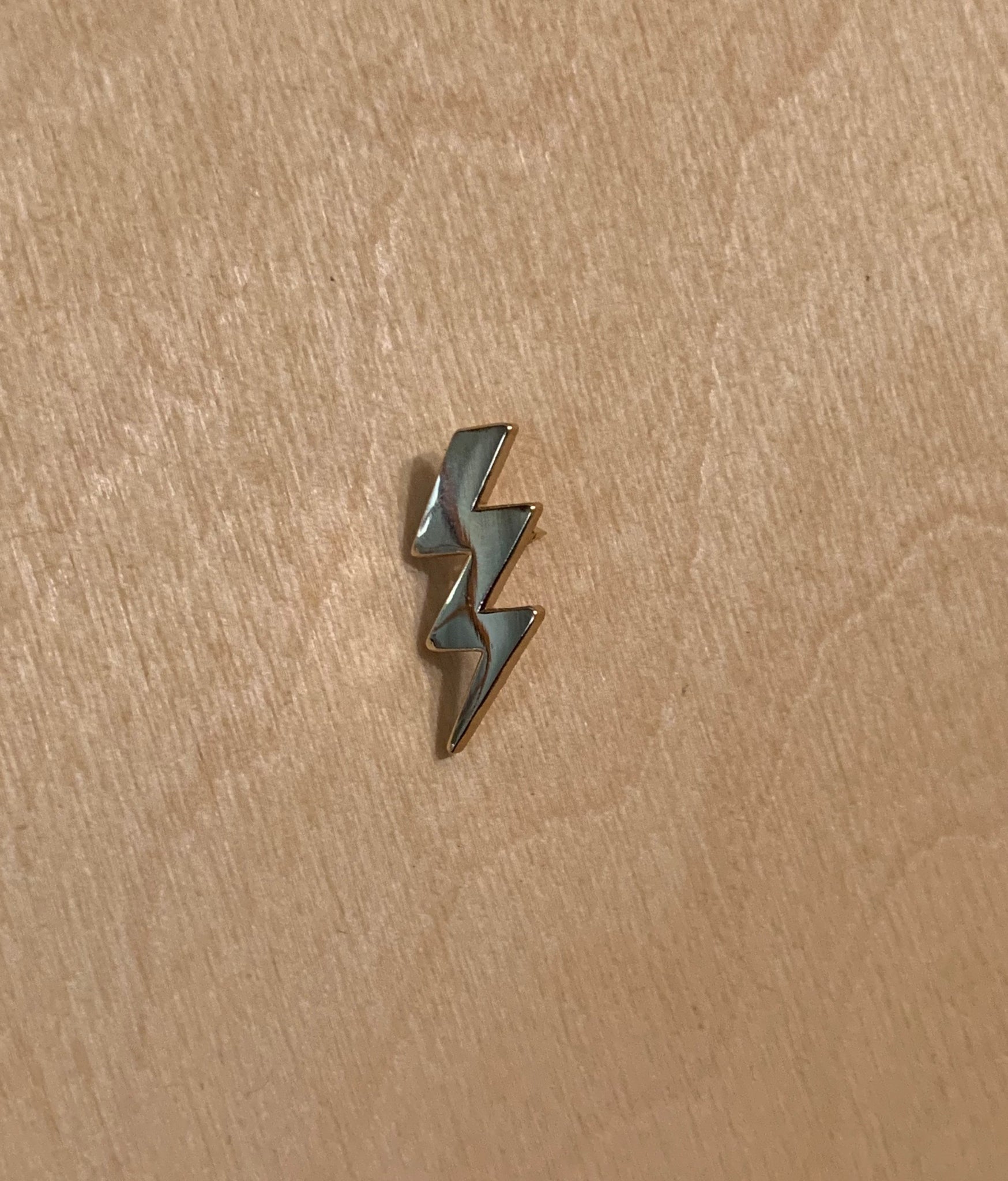 Lightning Pin